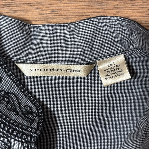 e-col-o-gie Gray Embroidered Button-Up Blouse - Picture 6 of 9